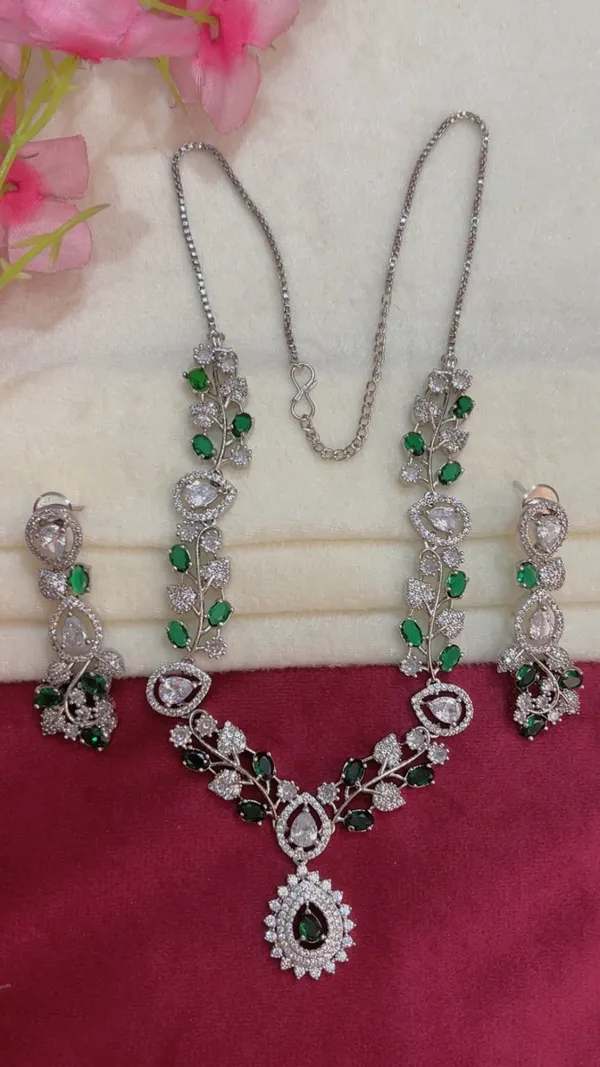 Silver_Tone_Green_Stone_Necklace_Set_For_Women
