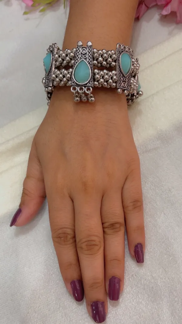 Silver-Tone_Oxidized_Turquoise_Bracelet_for_Women