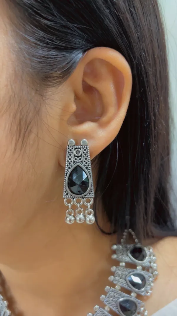 Silver_Tone_Black_Stone_Necklace_And_Earrings_Set_for_Women
