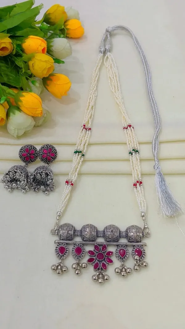 Silver_Tone_Pearl_Beaded_Ethnic_Necklace_Set_for_Women