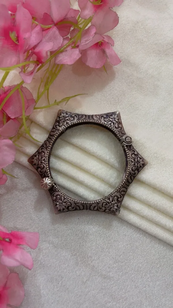 Silver_Oxidised_Floral_Cuff_Bracelet_for_Women