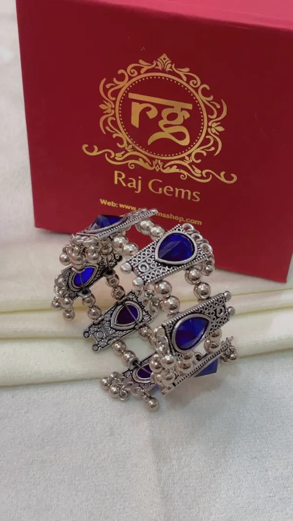 Silver_Tone_Blue_Stone_Cuff_Bracelet_for_Women