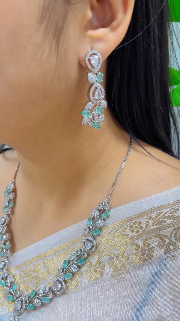 Silver_Tone_Stone_Necklace_Set_for_Women