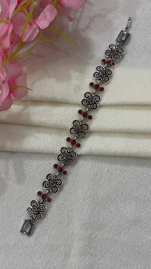 Silver-Tone_Floral_Bracelet_for_Women