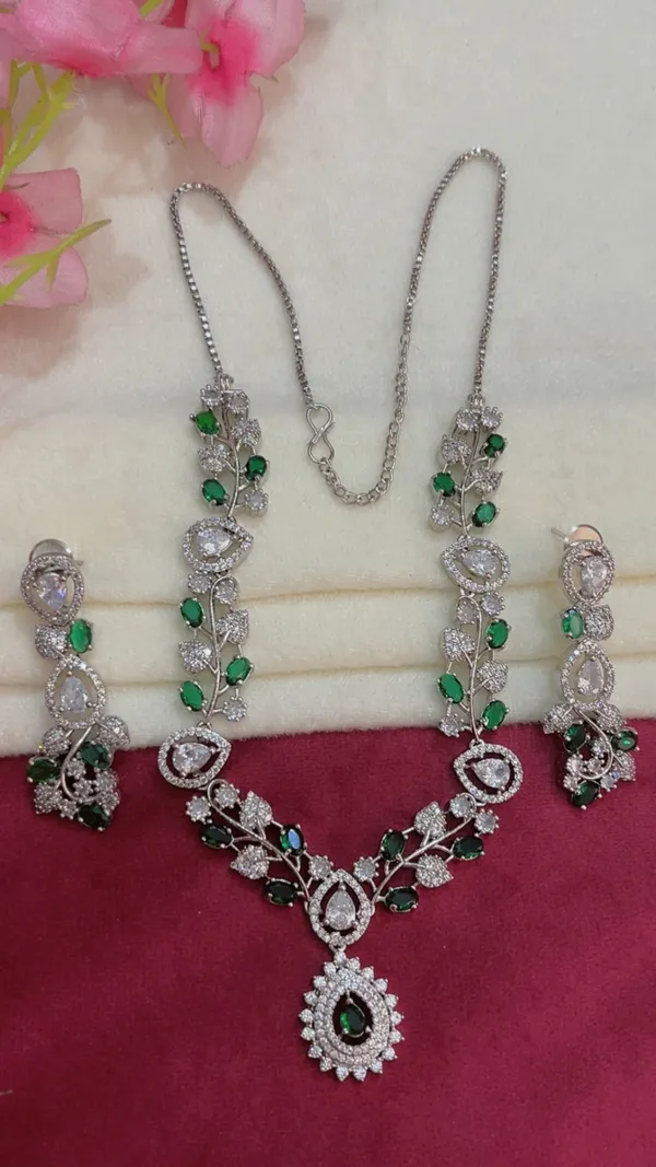 Silver_Tone_Green_Stone_Necklace_Set_For_Women
