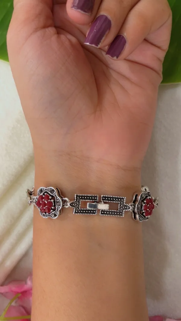 Silver-Tone_Floral_Stone_Bracelet_for_Women