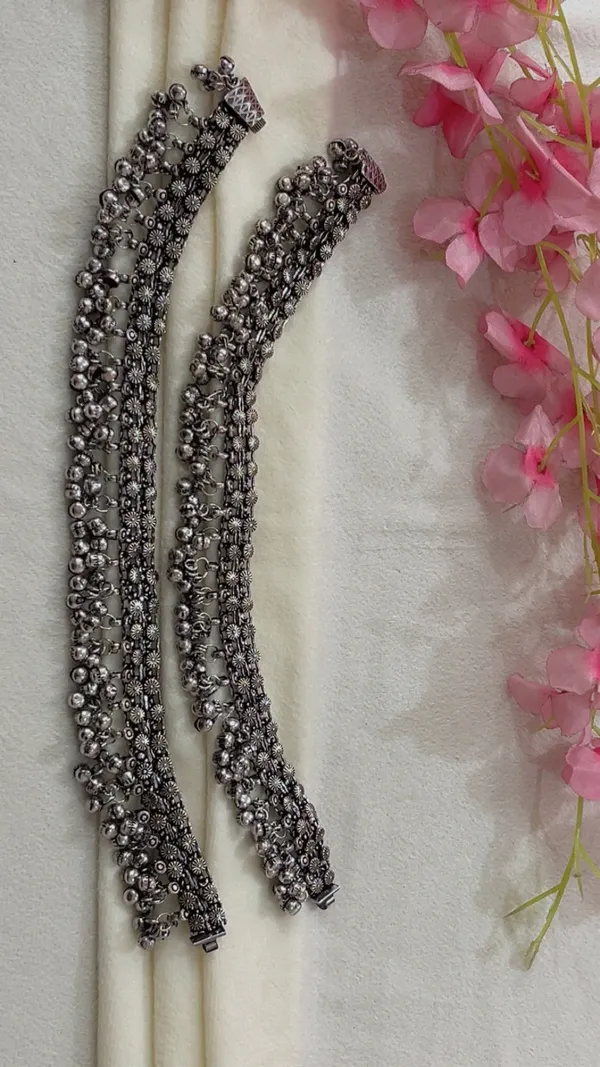 Silver_Oxidized_Traditional_Anklets_for_Women