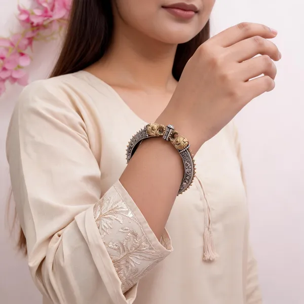Oxidized_Silver_Gold_Tone_Ornate_Kada_Bangle_for_Women