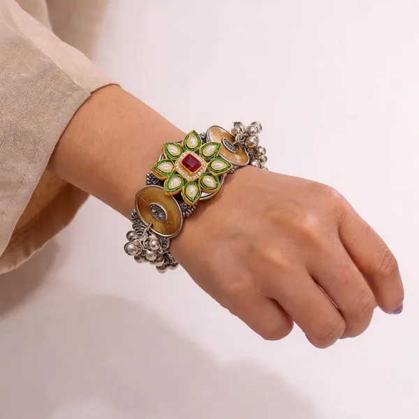 Silver_Tone_Floral_Charm_Bracelet_for_Women