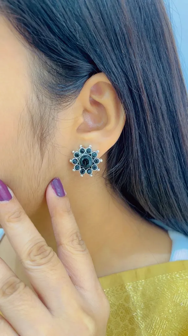 Black_Floral_Stud_Earrings_for_Women