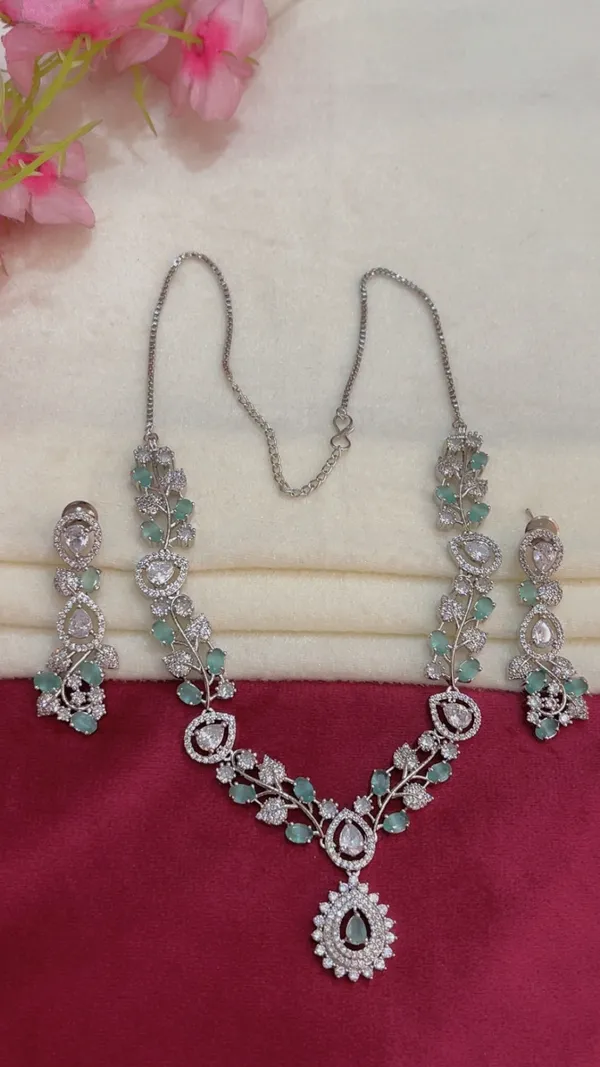 Silver_Tone_Stone_Necklace_Set_for_Women
