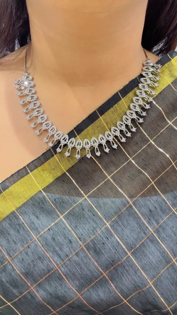 Silver_Tone_Stone_Studded_Necklace_And_Earrings_Set_for_Women