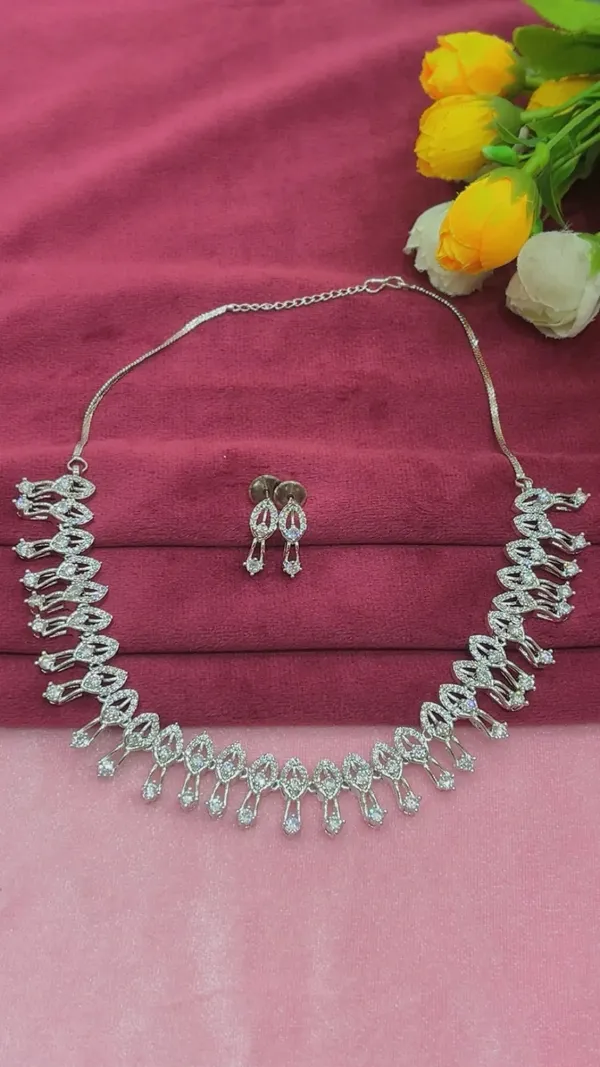 Silver_Tone_Stone_Studded_Necklace_And_Earrings_Set_for_Women