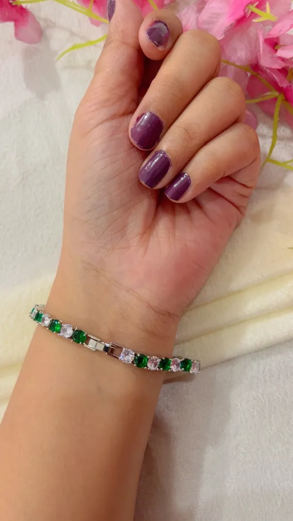 Green_Crystal_Tennis_Bracelet_for_Women