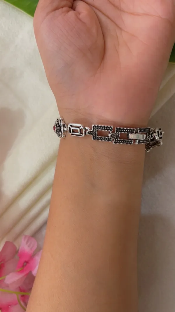 Silver_Oxidised_Geometric_Bracelet_for_Women