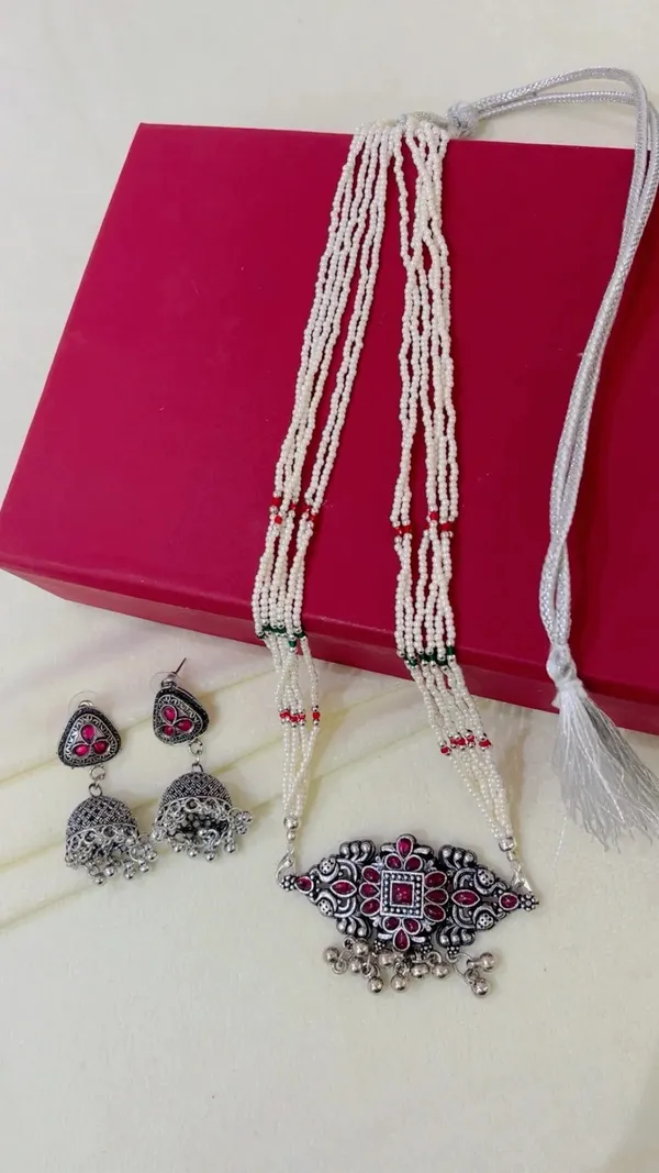 Silver_Oxidized_Beaded_Necklace_And_Jhumka_Earrings_Set_for_Women