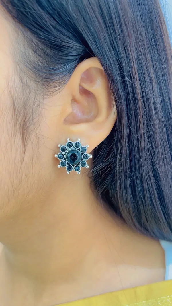 Black_Floral_Stud_Earrings_for_Women