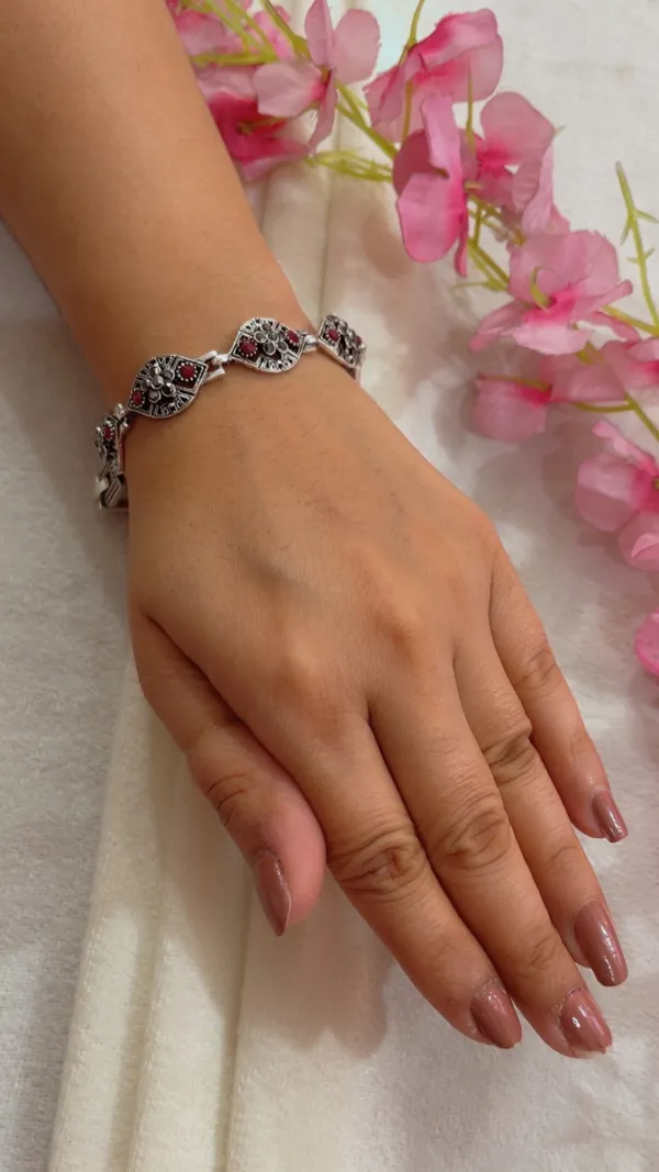 Silver_Oxidized_Link_Bracelet_for_Women
