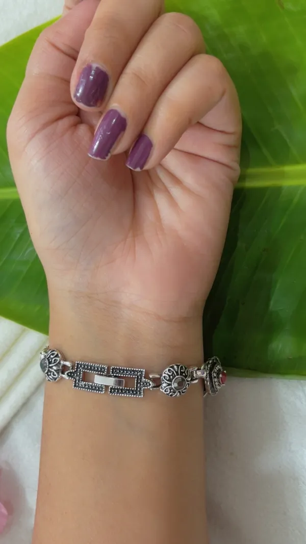 Silver_Oxidised_Link_Bracelet_for_Women