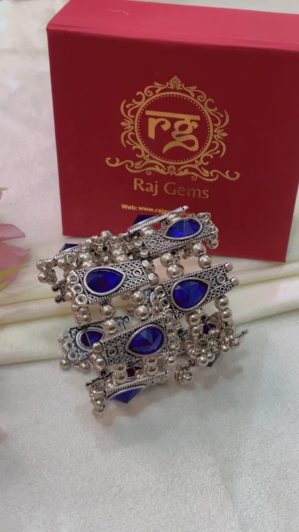 Silver_Tone_Blue_Stone_Cuff_Bracelet_for_Women