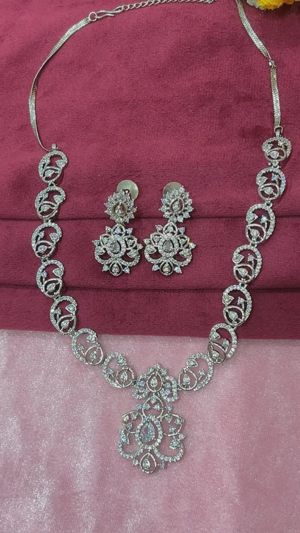 Silver_Tone_Necklace_And_Earrings_Set_for_Women