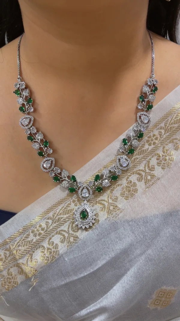 Silver_Tone_Green_Stone_Necklace_Set_For_Women