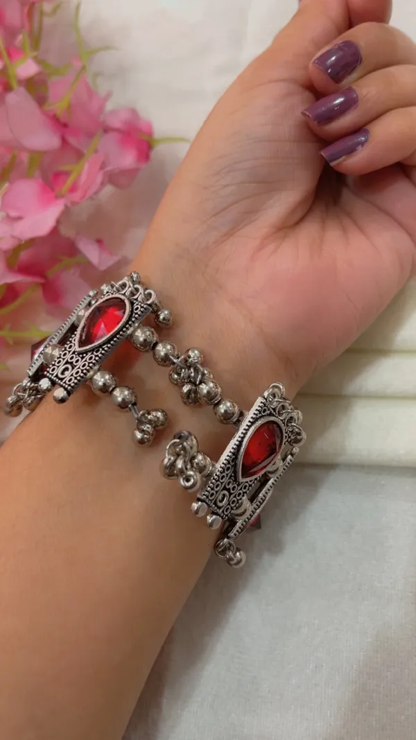 Red_Oxidised_Silver-Tone_Stone_Bracelet