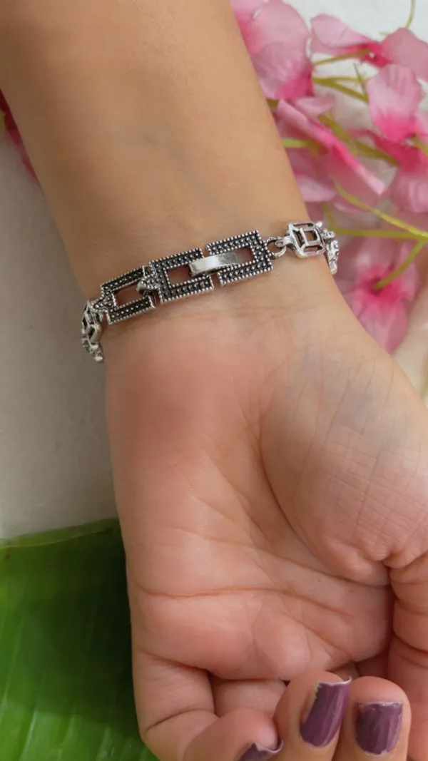 Silver-Tone_Green_Stone_Oxidized_Bracelet_for_Women
