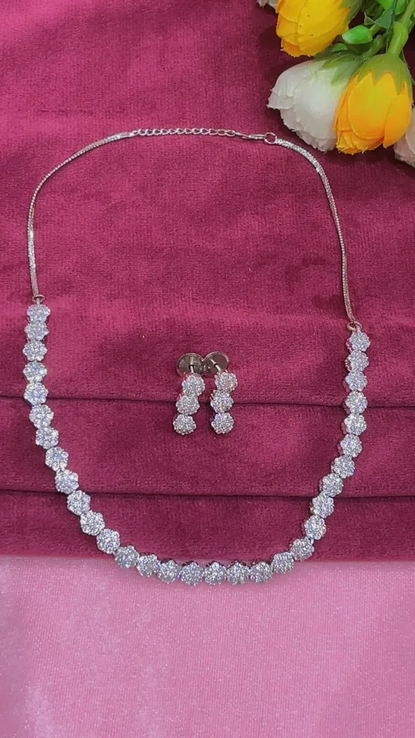 Silver_Tone_Floral_Necklace_And_Earrings_Set_for_Women