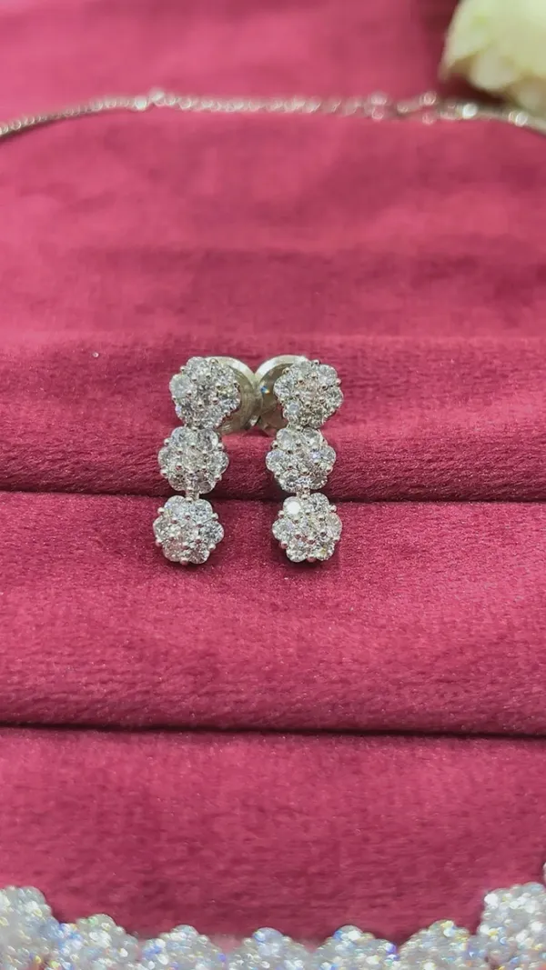 Silver_Tone_Floral_Necklace_And_Earrings_Set_for_Women