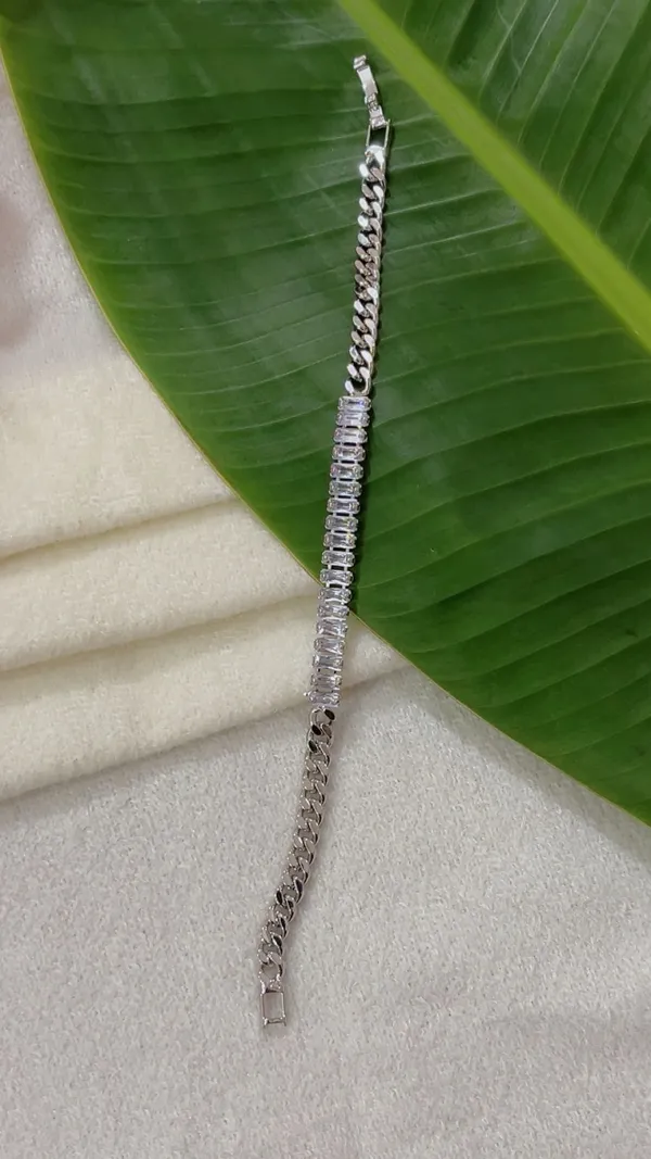 Silver_Tone_Crystal_Link_Bracelet_for_Women