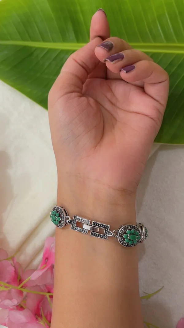 Silver-Tone_Green_Stone_Link_Bracelet_for_Women