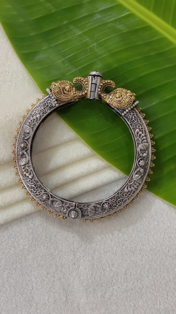 Oxidized_Silver_Gold_Tone_Ornate_Kada_Bangle_for_Women