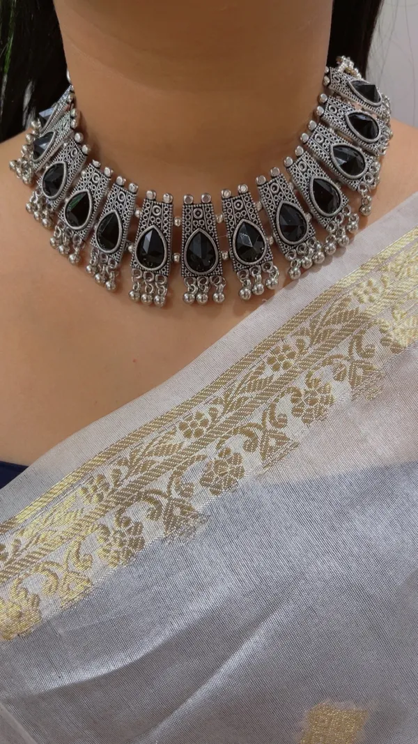 Silver_Tone_Black_Stone_Necklace_And_Earrings_Set_for_Women