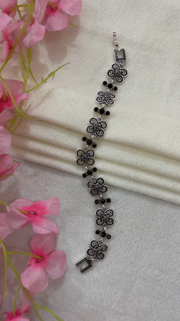 Silver-Tone_Oxidized_Floral_Bracelet_for_Women