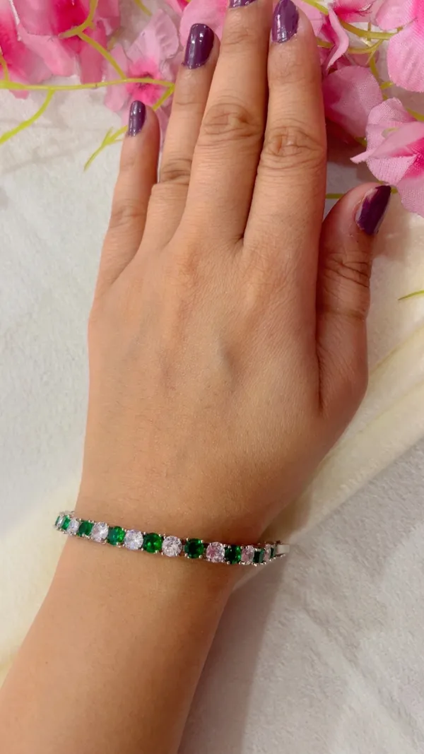 Green_Crystal_Tennis_Bracelet_for_Women