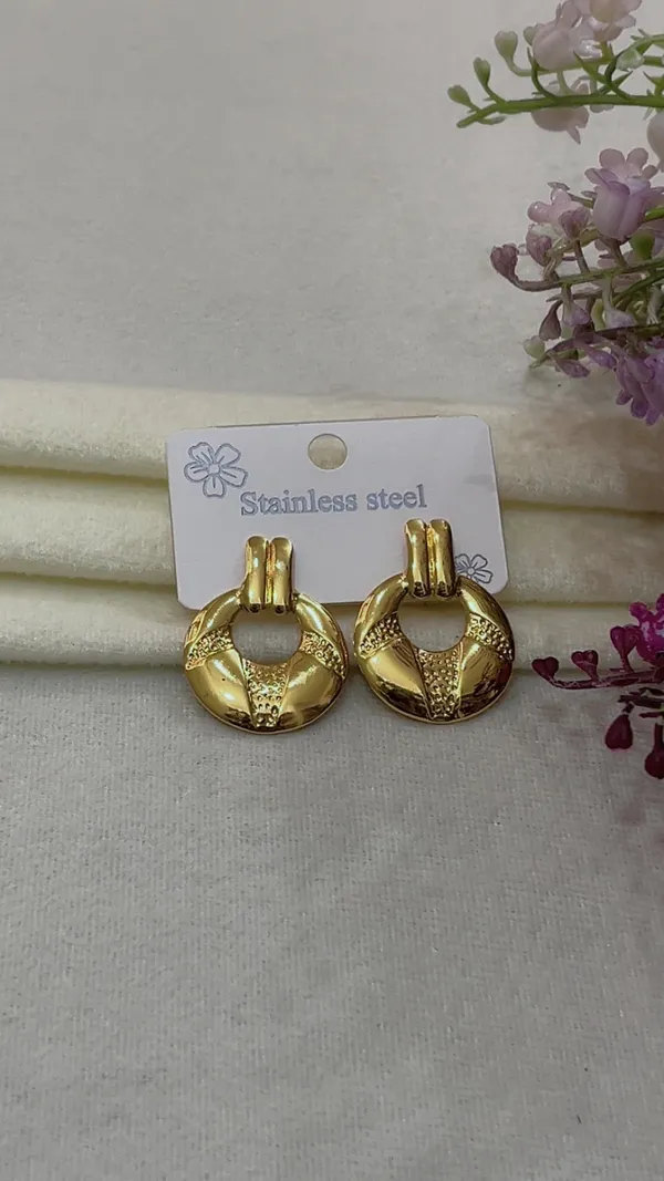 Gold-Tone_Stainless_Steel_Hoop_Earrings_for_Women
