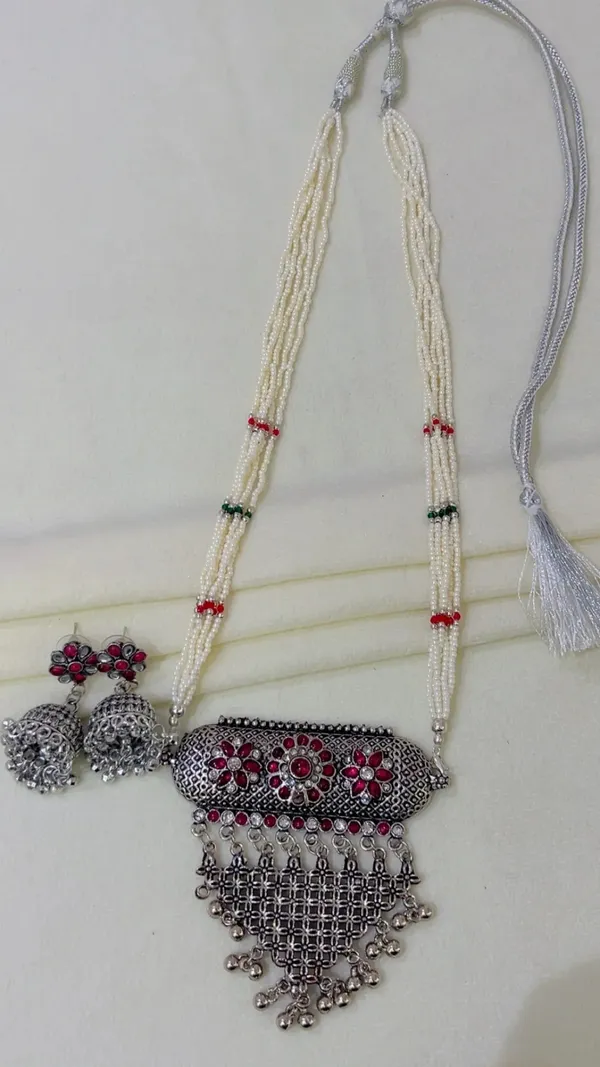 Silver-Tone_Pearl_Pendant_Necklace_Set_for_Women