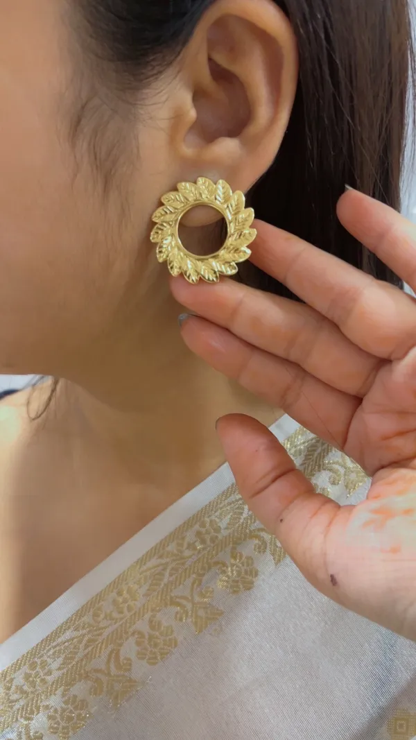 Gold_Tone_Floral_Hoop_Earrings_for_Women