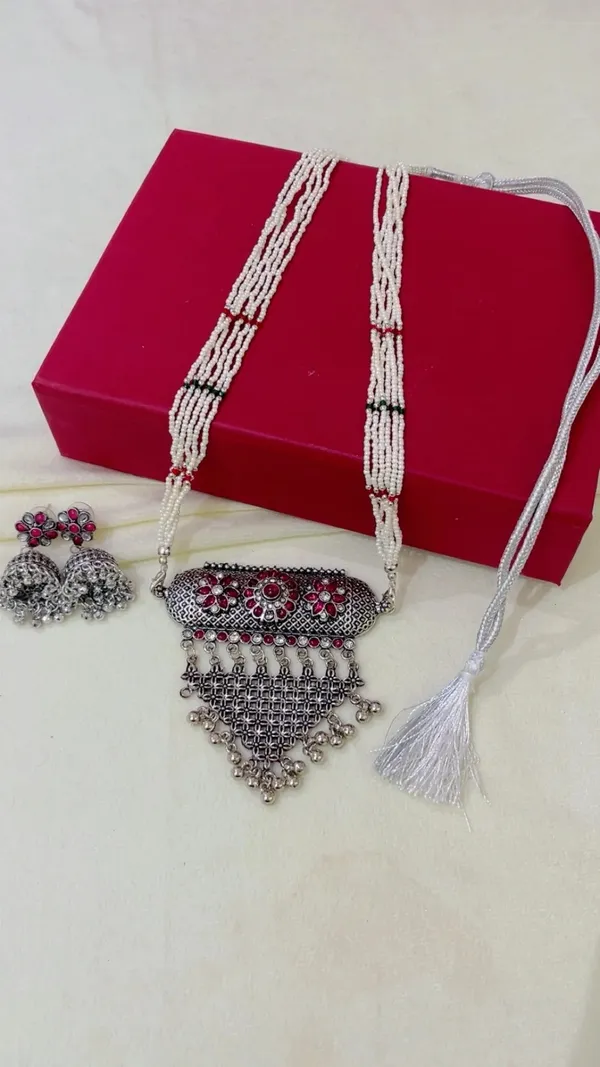 Silver-Tone_Pearl_Pendant_Necklace_Set_for_Women