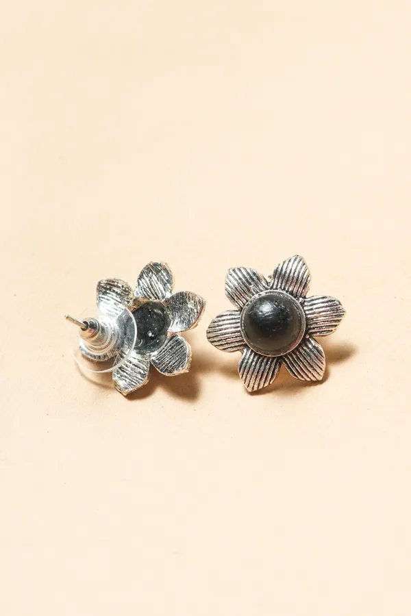 Silver_Tone_Floral_Stud_Earrings_for_Women