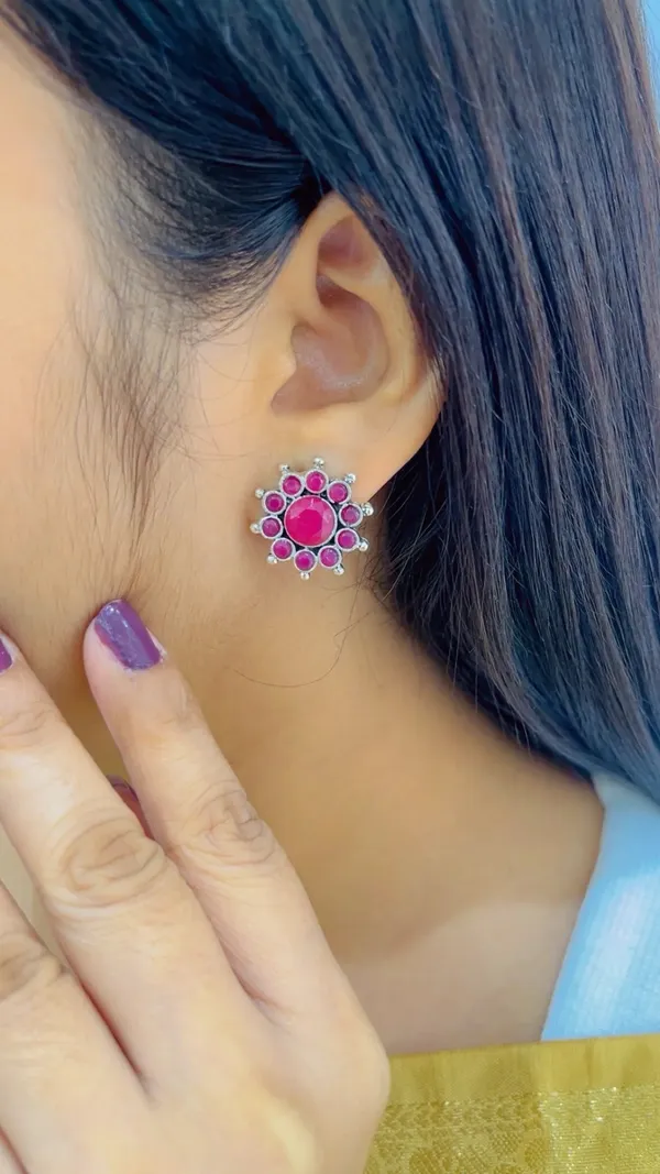 Silver_Tone_Floral_Stud_Earrings_for_Women