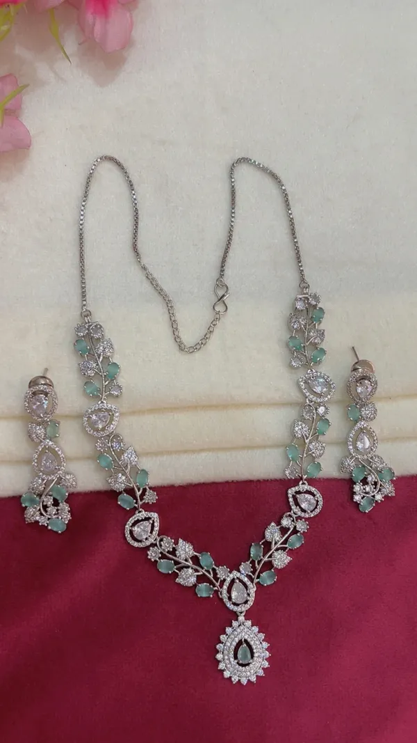 Silver_Tone_Stone_Necklace_Set_for_Women