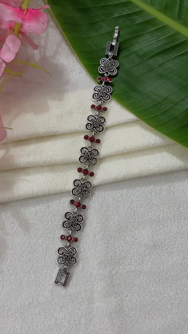 Silver-Tone_Floral_Bracelet_for_Women