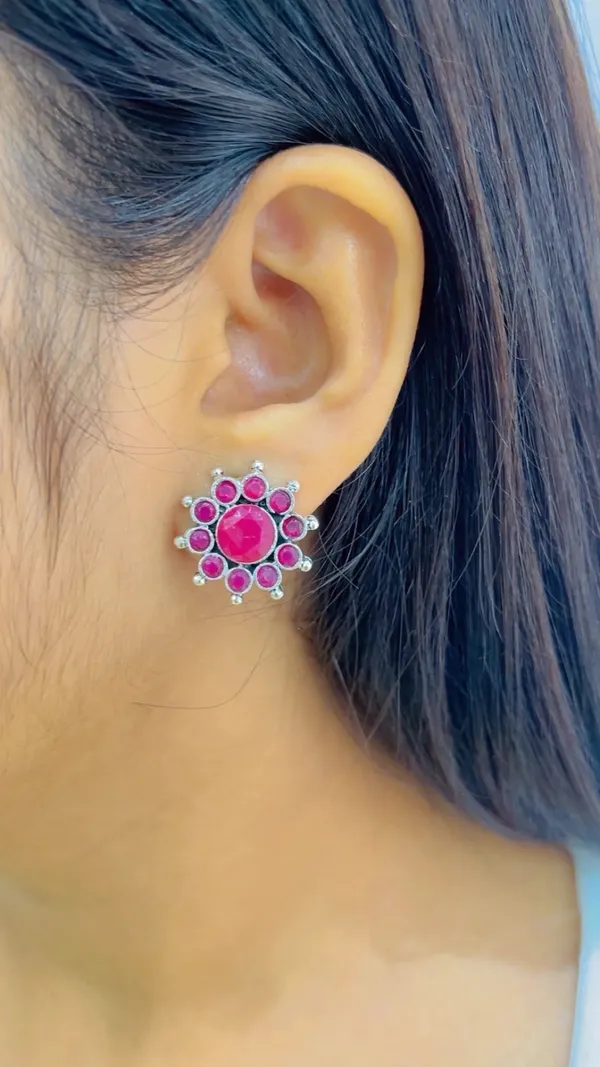 Silver_Tone_Floral_Stud_Earrings_for_Women