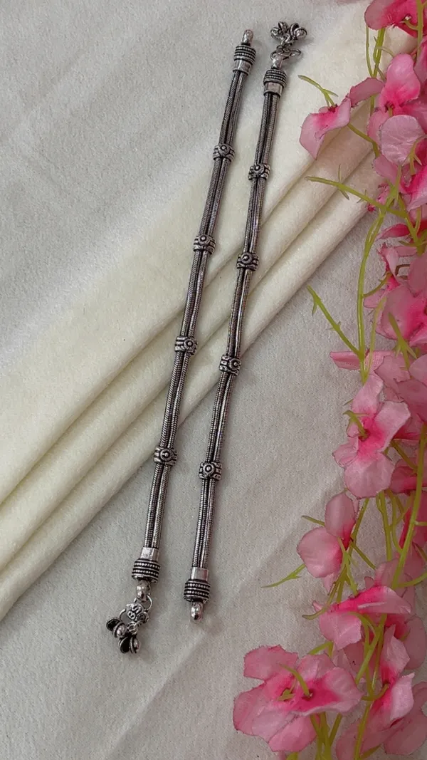 Silver_Tone_Traditional_Anklets_for_Women
