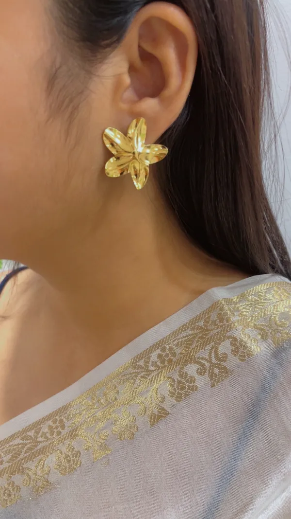 Gold_Tone_Floral_Stud_Earrings_for_Women