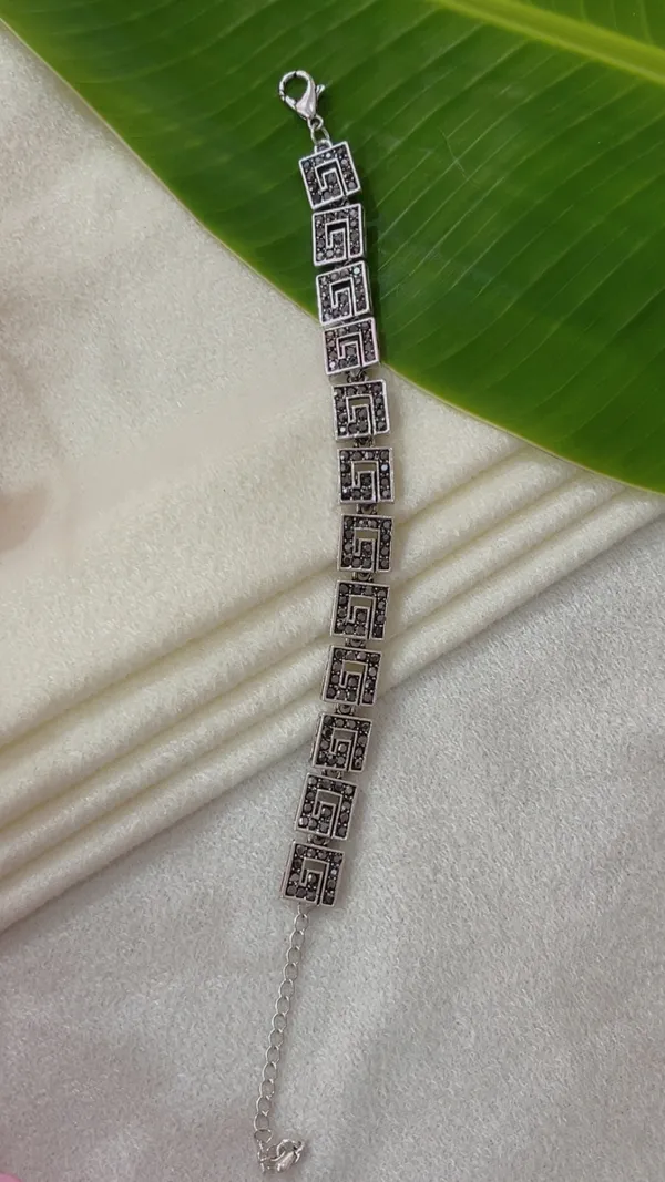 Silver_Tone_Geometric_Link_Bracelet_for_Women