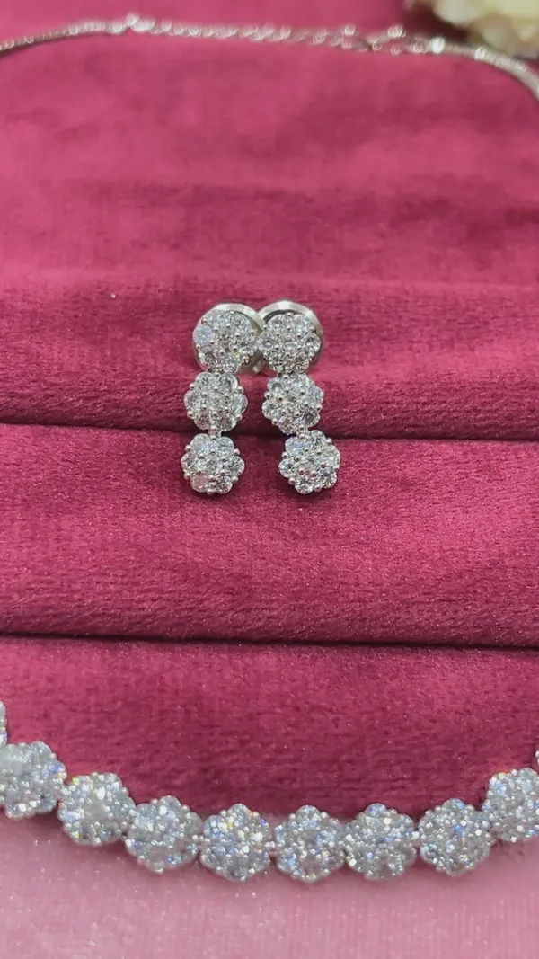 Silver_Tone_Floral_Necklace_And_Earrings_Set_for_Women