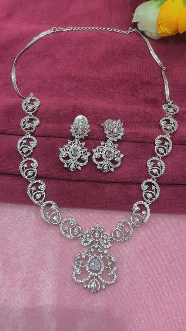Silver_Tone_Necklace_And_Earrings_Set_for_Women